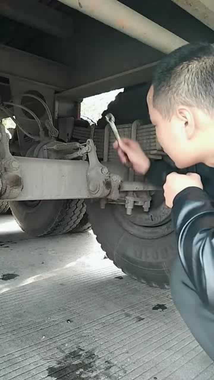 货车刹车调松紧的详细教程出入山区长下坡路段切记调整检查