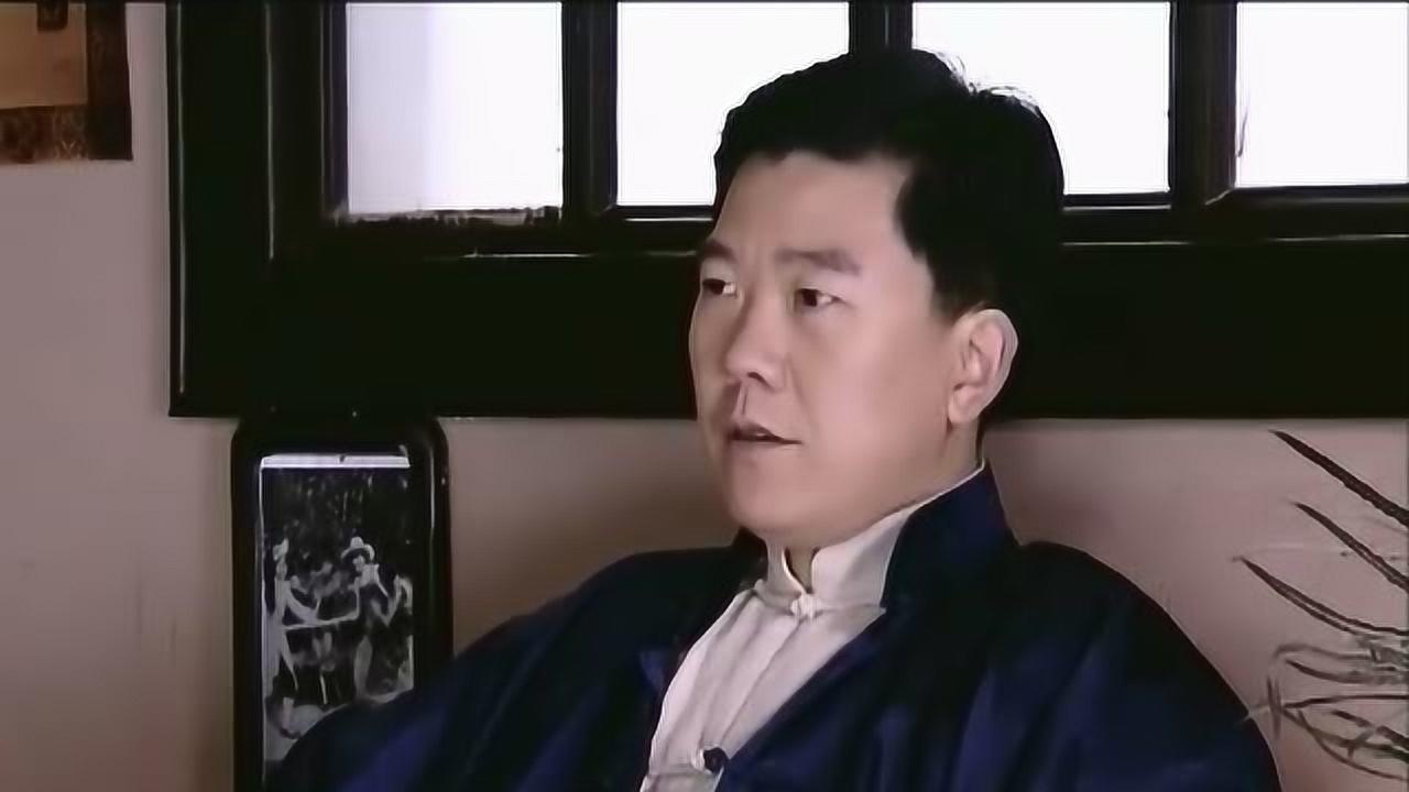 刀锋1937:郑树森来常昆家闹事,拿枪威胁常昆,竟然只是来学习削梨_腾讯