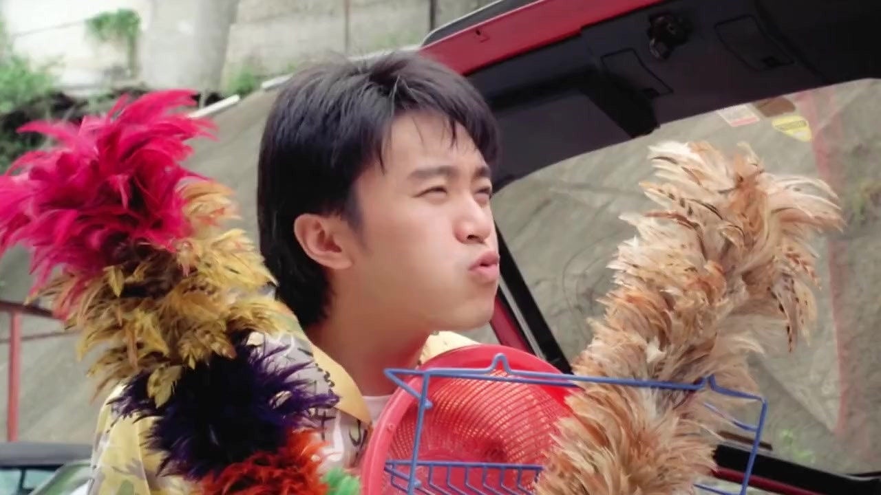 星爷吹裙子这段让人难忘,经典中的经典.