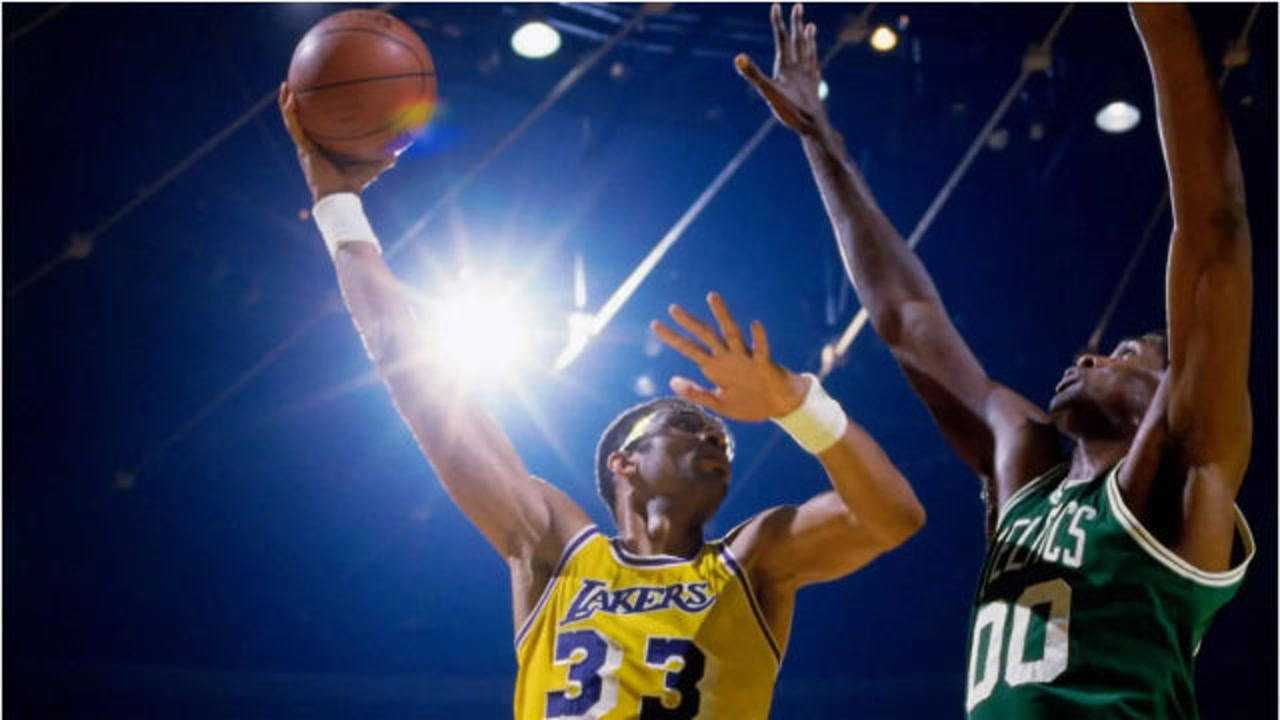 贾巴尔"天勾"真的无敌?对于张伯伦,只能不断送上绝情封盖