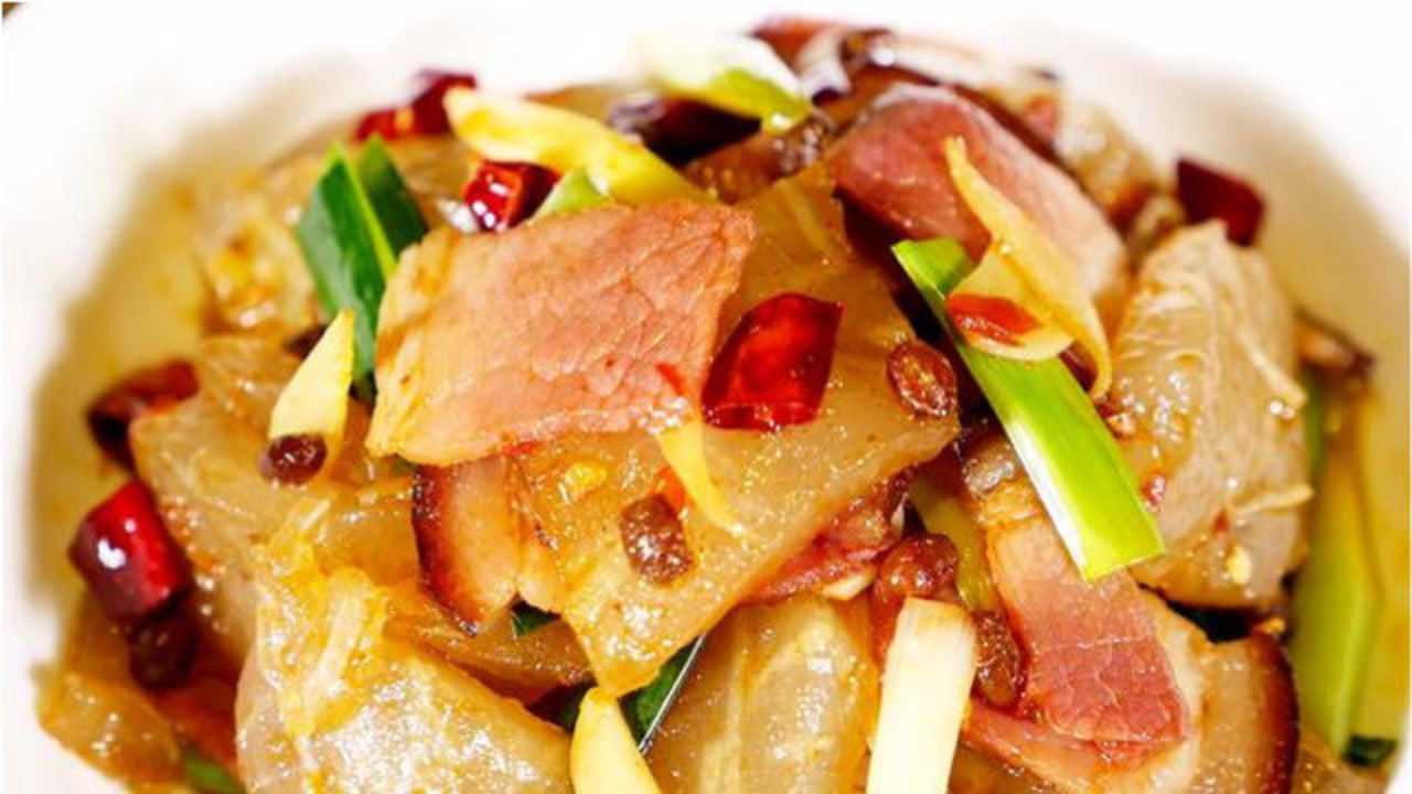 楚菜大厨教你做:农家粉皮炒腊肉,地道农家美食,要吃只有自己做