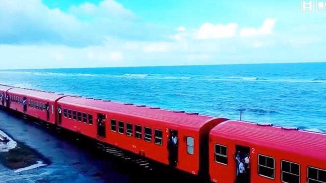 千与千寻的海上火车原型:车票一元不到,誉为世上最美火车线路