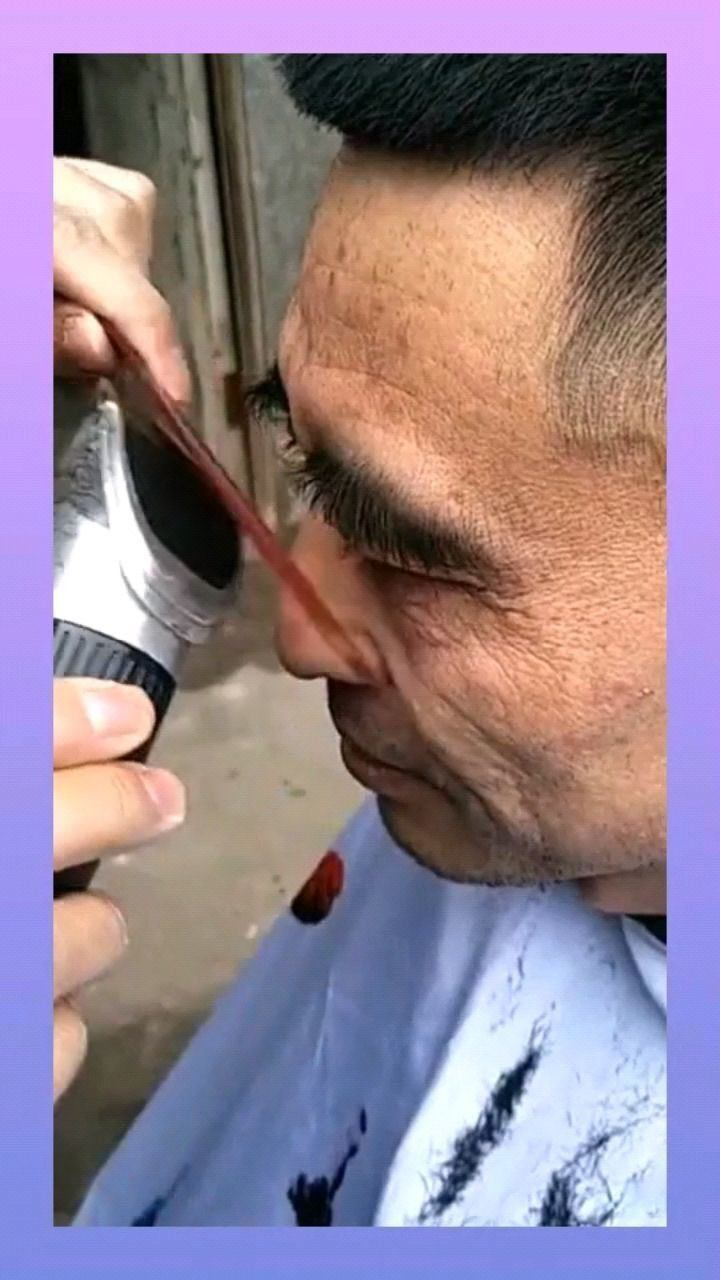 第一次见剃眉毛的这眉毛真是比头发都好啊没有眉毛的想要都难啊