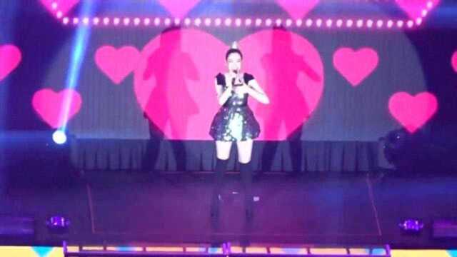 徐怀钰多年后再开演唱会,现场一首成名曲《谁不乖》现场沸腾了