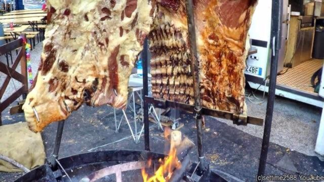 阿根廷街头美食,实拍阿根廷烤肉现场制作