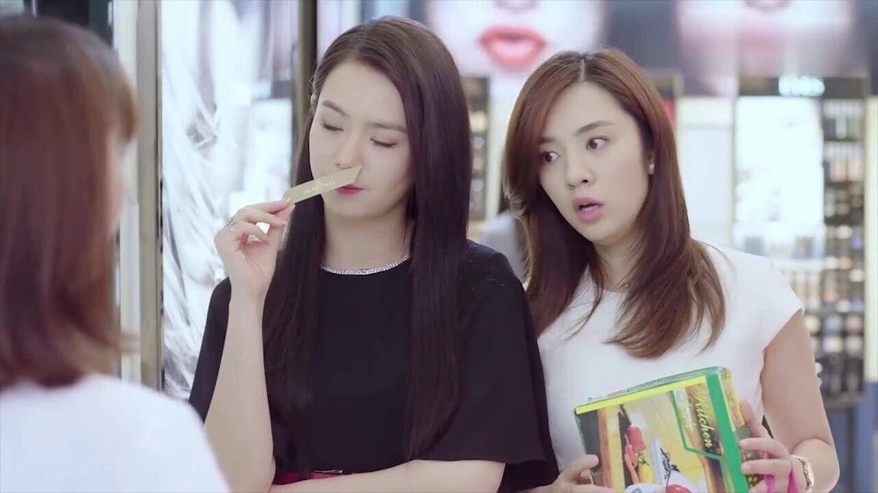 你好乔安寒酸蛋闺蜜化妆品全靠蹭戚薇看不下去给你买行了吧