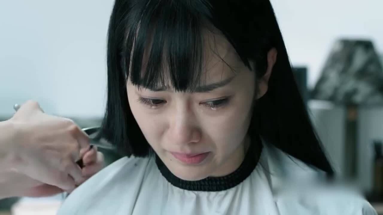 蓝军出击艾佳痴迷于特种部队流泪剪去长发