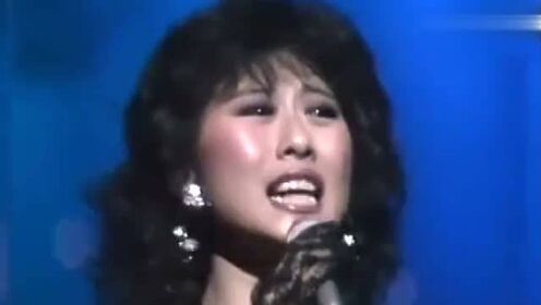 24岁的叶倩文演唱《晚风》，刚刚出道，初显巨星风范