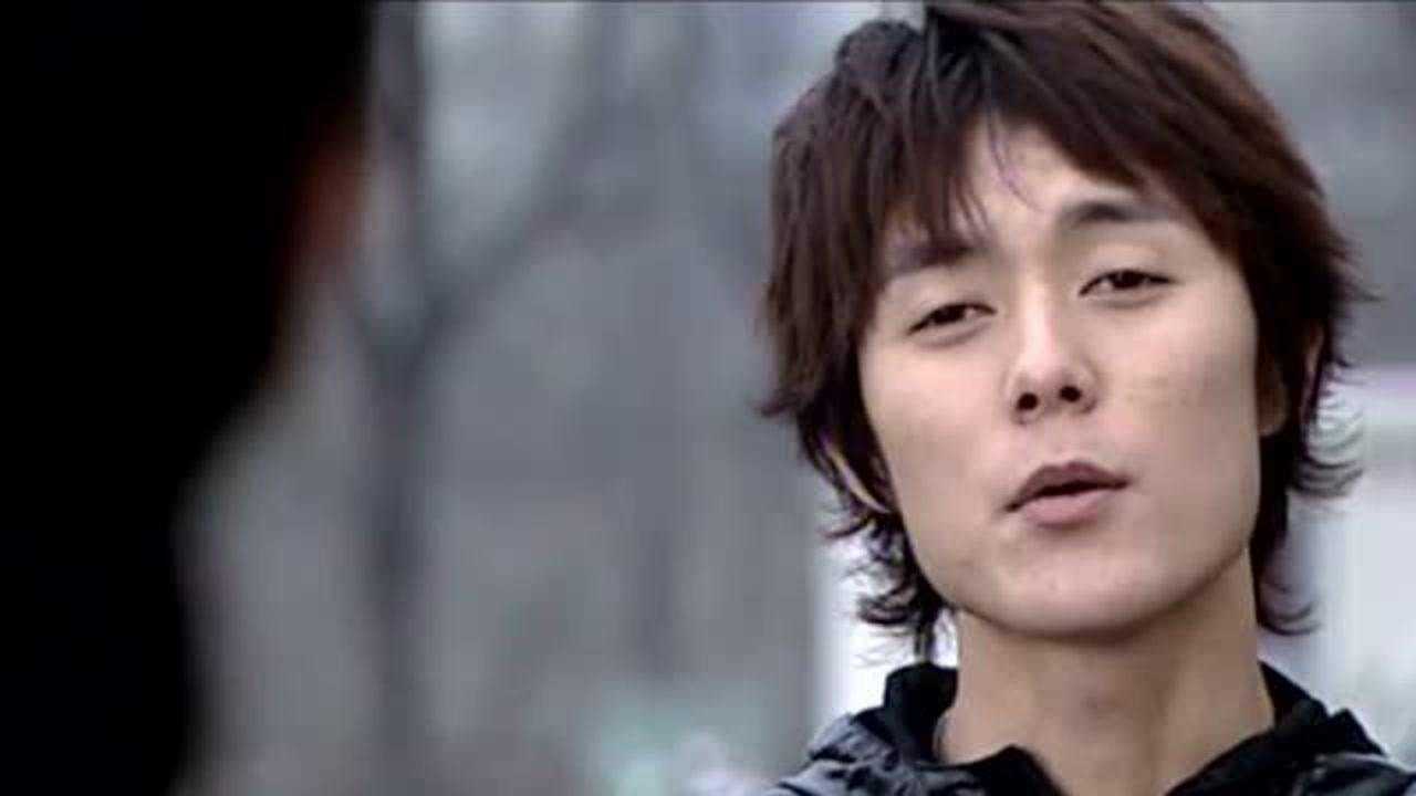 铠甲勇士:西钊一个人打篮球,原来是坤中迟到了