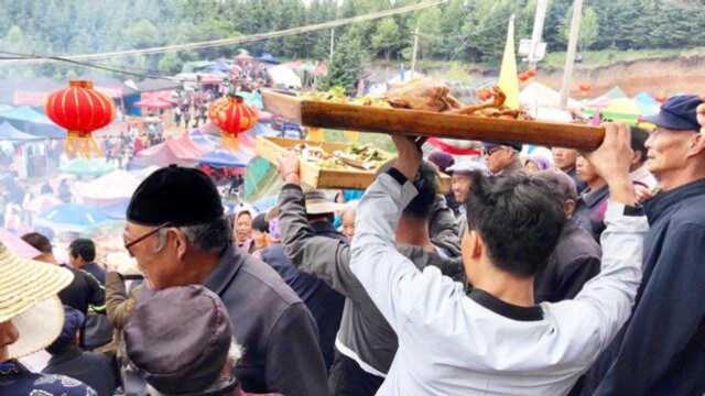 通渭鹿鹿山庙会饯台,一个地方一种风俗,赠的东西完全不一样