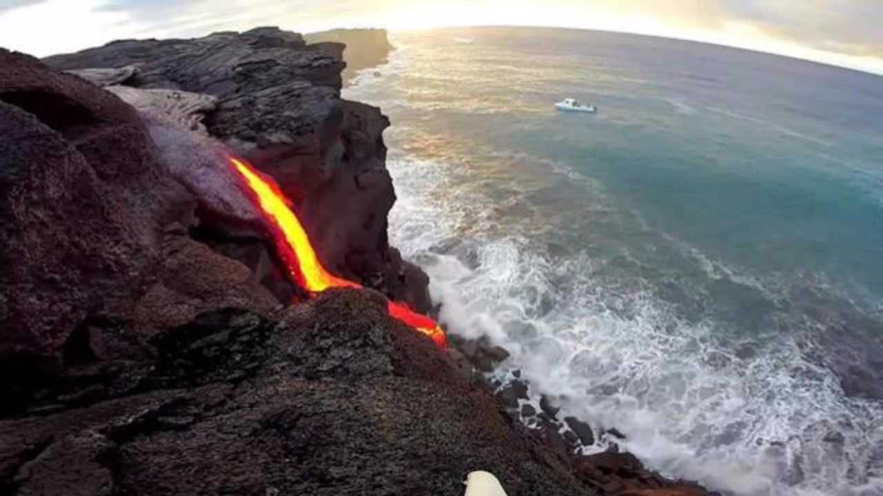 精彩航拍:夏威夷火山持续爆发10多天,近千度的熔浆流进大海