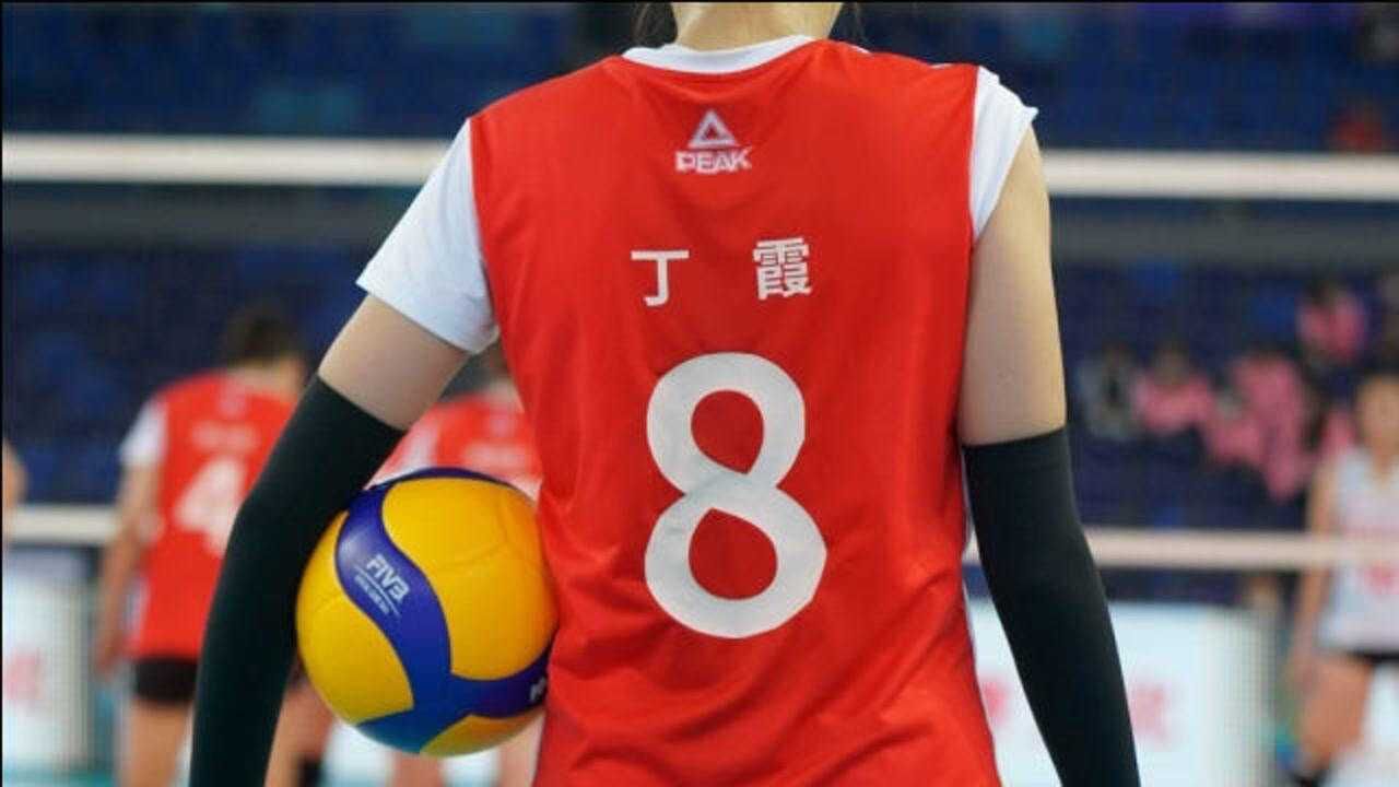 丁霞!全锦赛人物特写:为辽宁女排尽职尽责的"小蚂蚁"