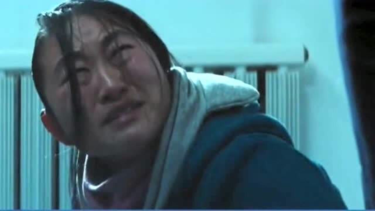 女子大肠内藏满毒品，医生为她灌肠，排泄过程太辛苦！_腾讯视频
