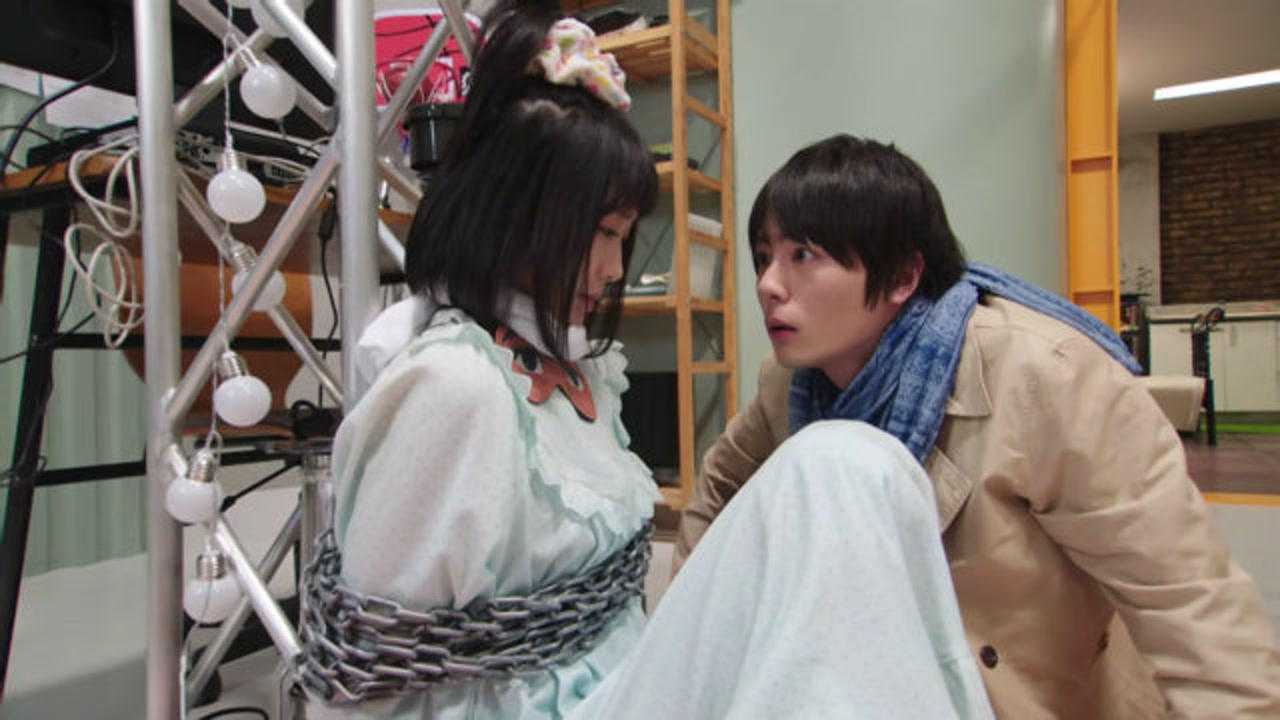 假面骑士创骑美空帮吃瘪龙收集情报却被他无情捆绑