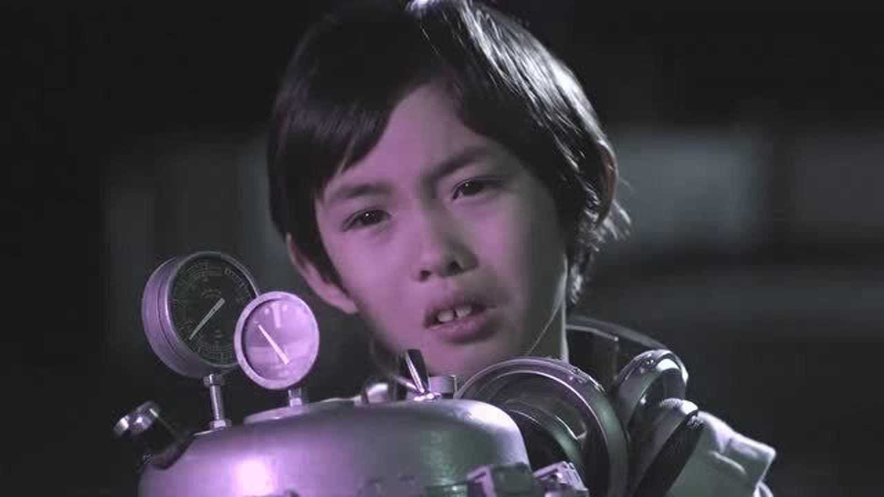 艾克斯奥特曼:大地怎么也想不通,父亲进入神秘屋子后,为什么消失了!