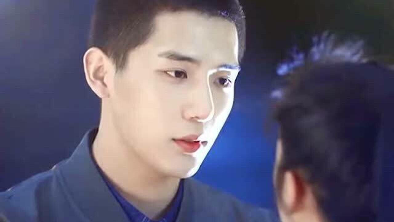 百岁之好一言为定:校霸蒋正寒与学霸少女高甜恋爱,这个纽扣吻太要命了