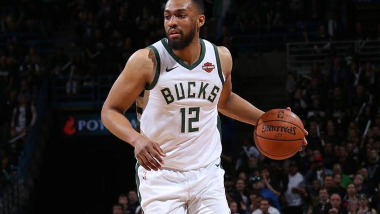 贾巴里·帕克巅峰top5:隔两人高难度扣篮,左手劈扣太霸气_腾讯视频