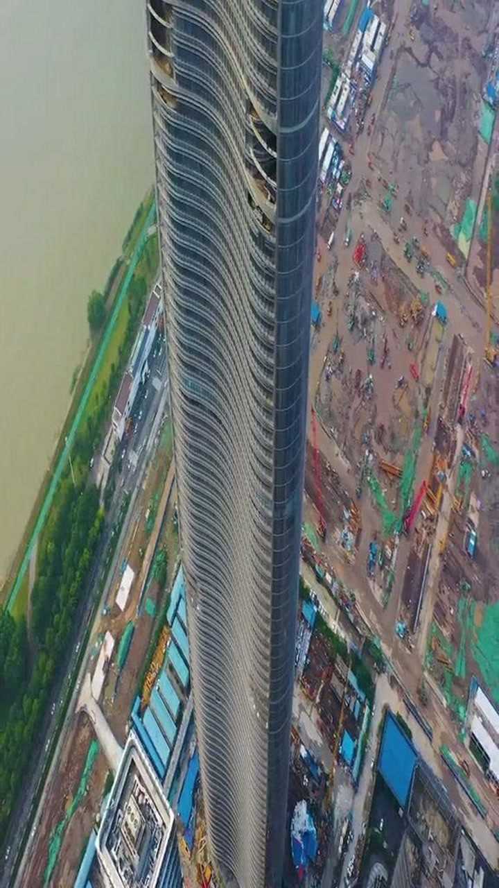 新乡第一高楼金穗塔图片