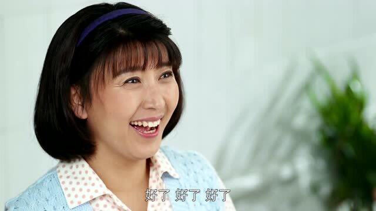 小草拿出草药,医生看到之后,惊呼是绝迹的灵蛇草!