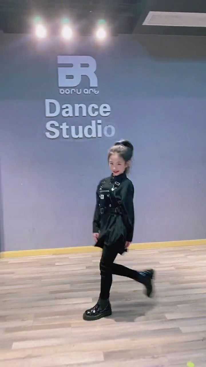 不好意思头发影响了我的发挥#酷盖摆胯舞#舞蹈