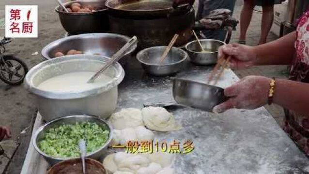 街边夫妻卖煎饼有说有笑4小时卖200张生意红火有诀窍