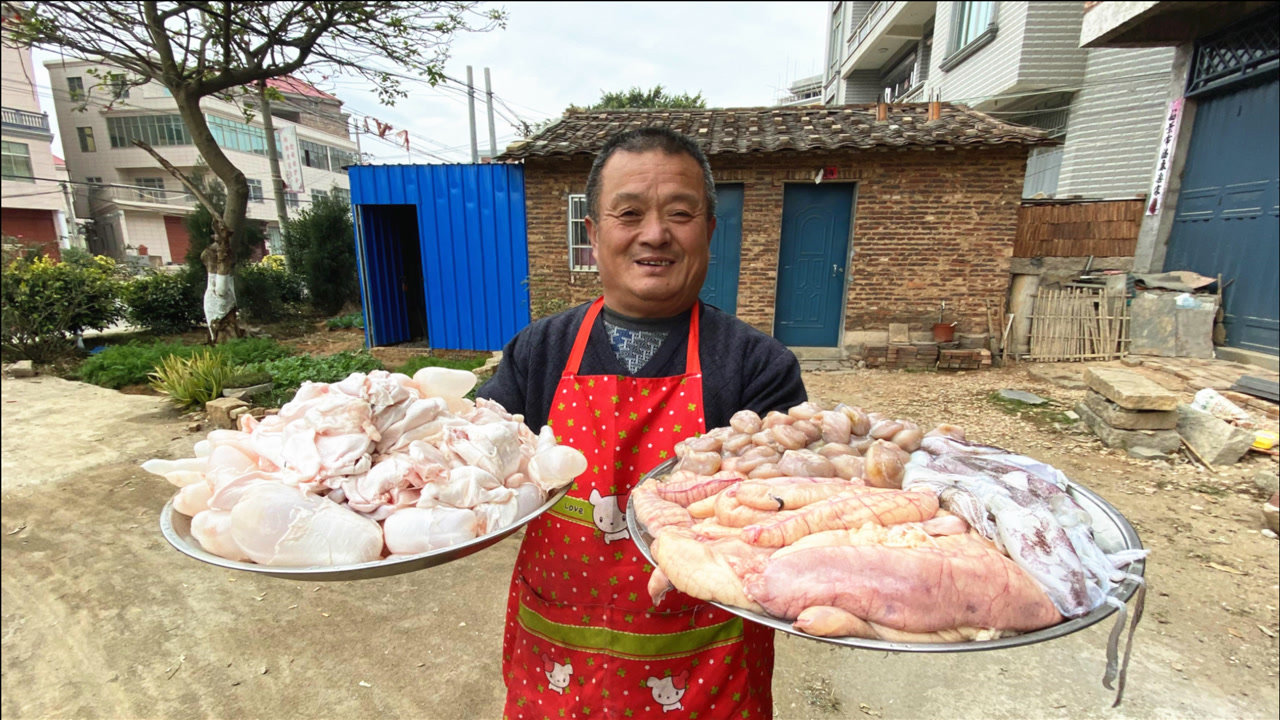 2斤魚胗4斤魚泡5斤魚籽,大叔做麻辣魚雜香辣爽口,十幾人吃嗨了