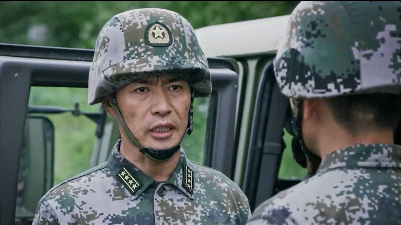 蓝军出击老旅长不接受失败的事实下令让部队继续进攻有好戏看了