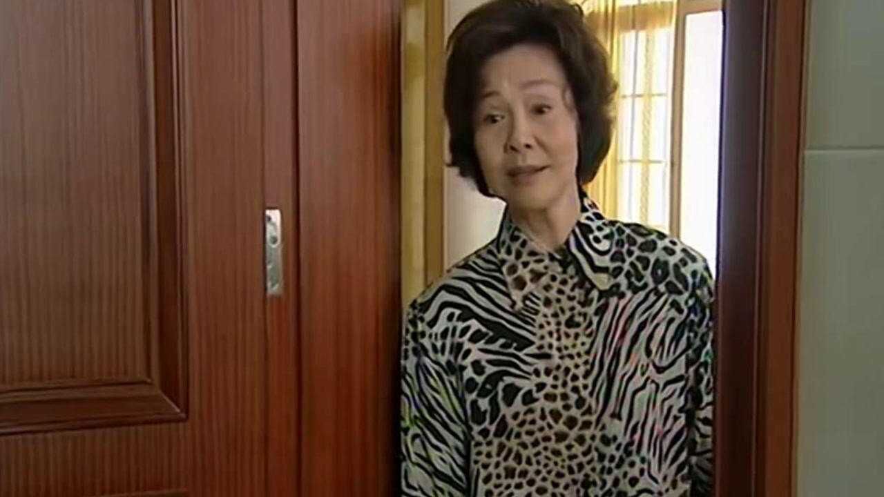 荣归:李明浩被戴绿帽,母亲却无所谓,说是在香港当名人的代价