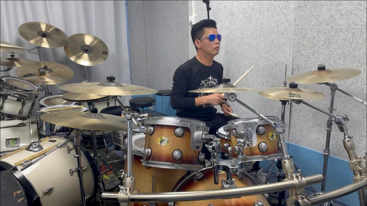 小鼓手妞妞的姑父猫王老师的架子鼓演奏,太棒了