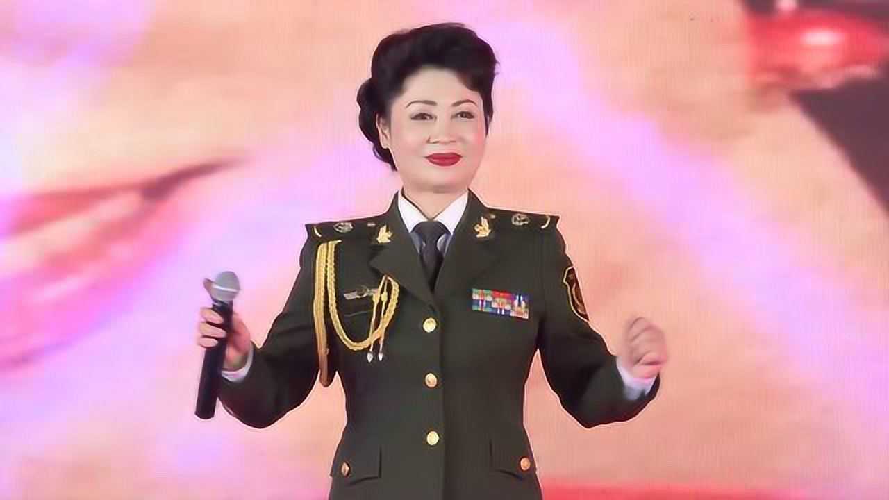 大型健康520公益盛典尹馨现场演唱一壶老酒