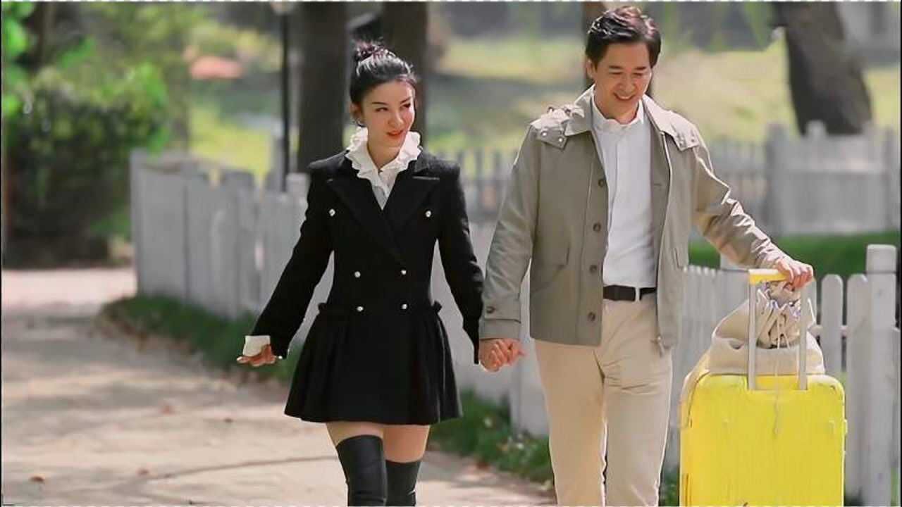 黄奕爱情宣言:不以结婚为目的就是耍流氓!崔伟直接主动牵手!甜炸了!