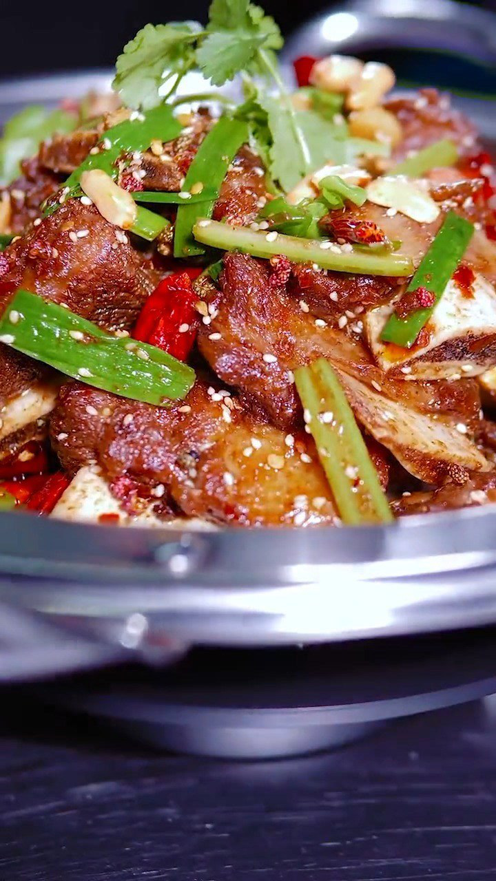 干锅牛排这样做,好吃到能把隔壁小嫂子馋哭!