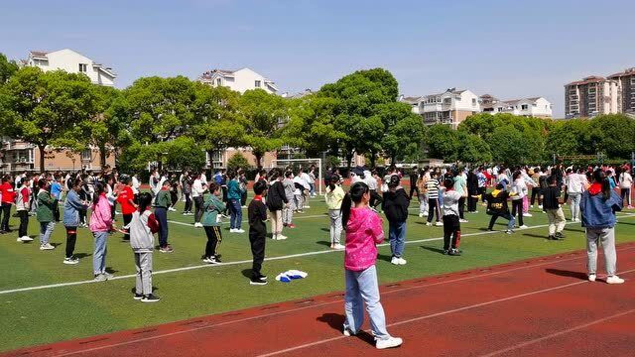 跨塘实验小学大课间全体打"船拳"