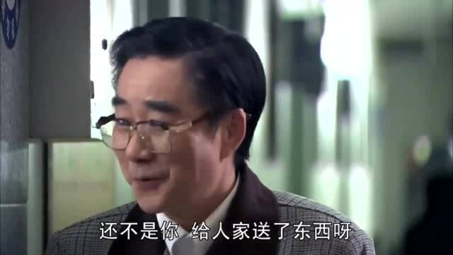 孩子:局长夫人遇20年初恋,回家跟局长公离婚,下秒后悔:晚了