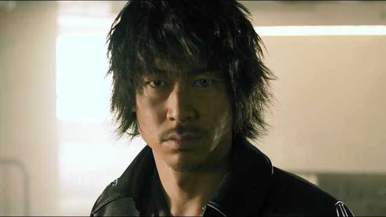 热血街区:琥珀vs源治,高手对决,杂兵让一让