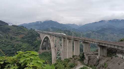 渝贵高铁夜郎河特大桥通车三年的光辉岁月