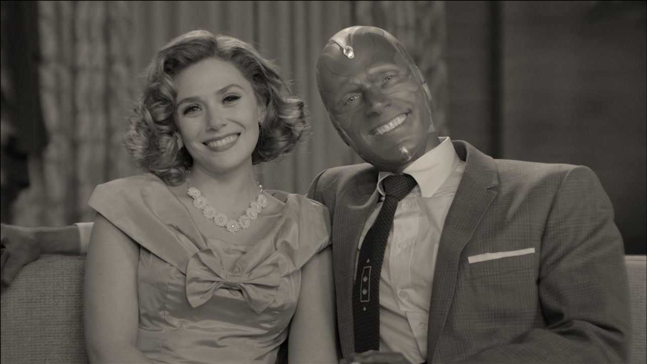 旺达幻视第一集奇幻西景镇的爱情故事甜蜜夫妻的日常生活