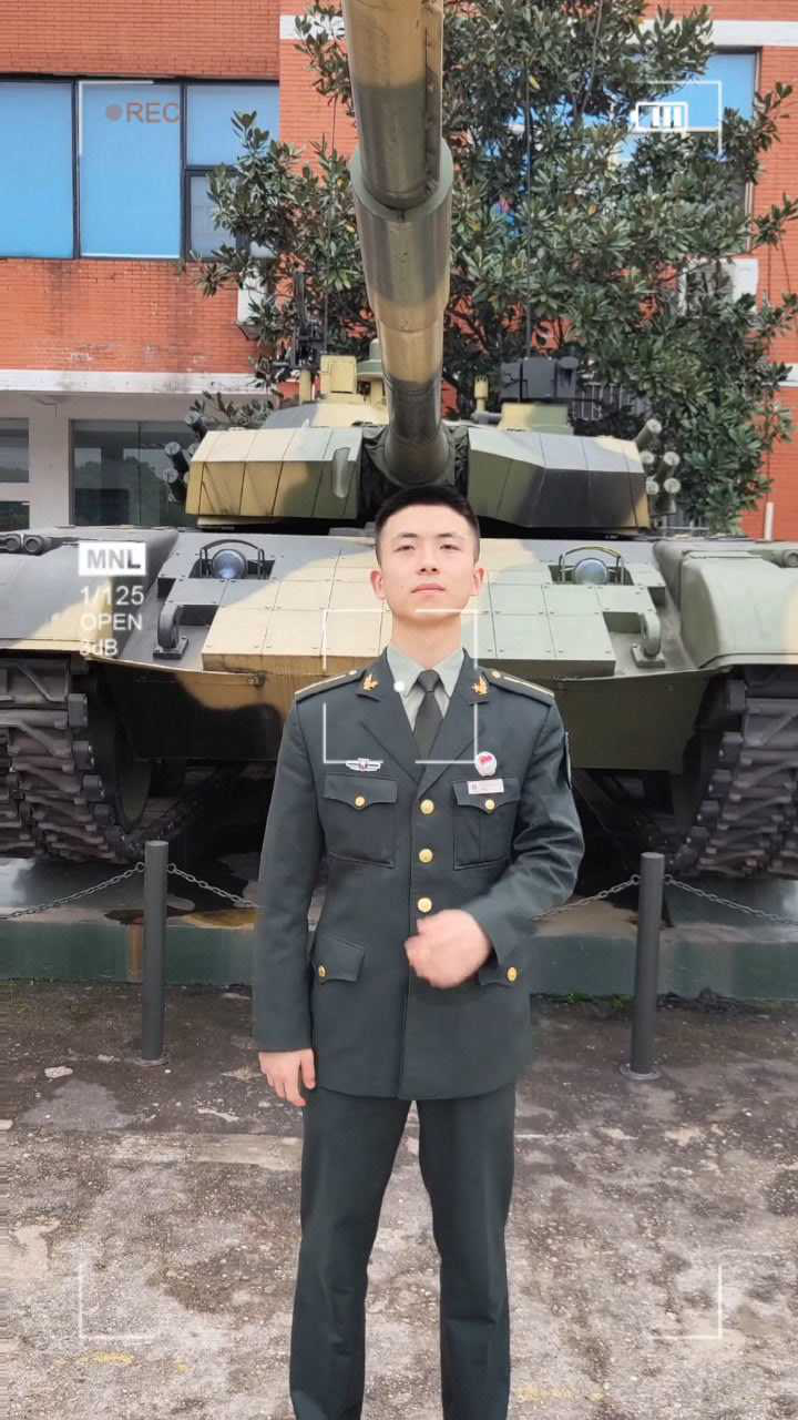 爱了看国防科技大学版兵哥哥变装坚定的眼神超帅气