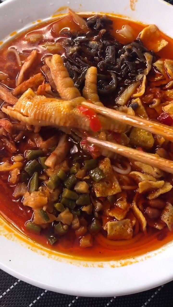 螺蛳粉配鸡爪,实在是太美了!#美食
