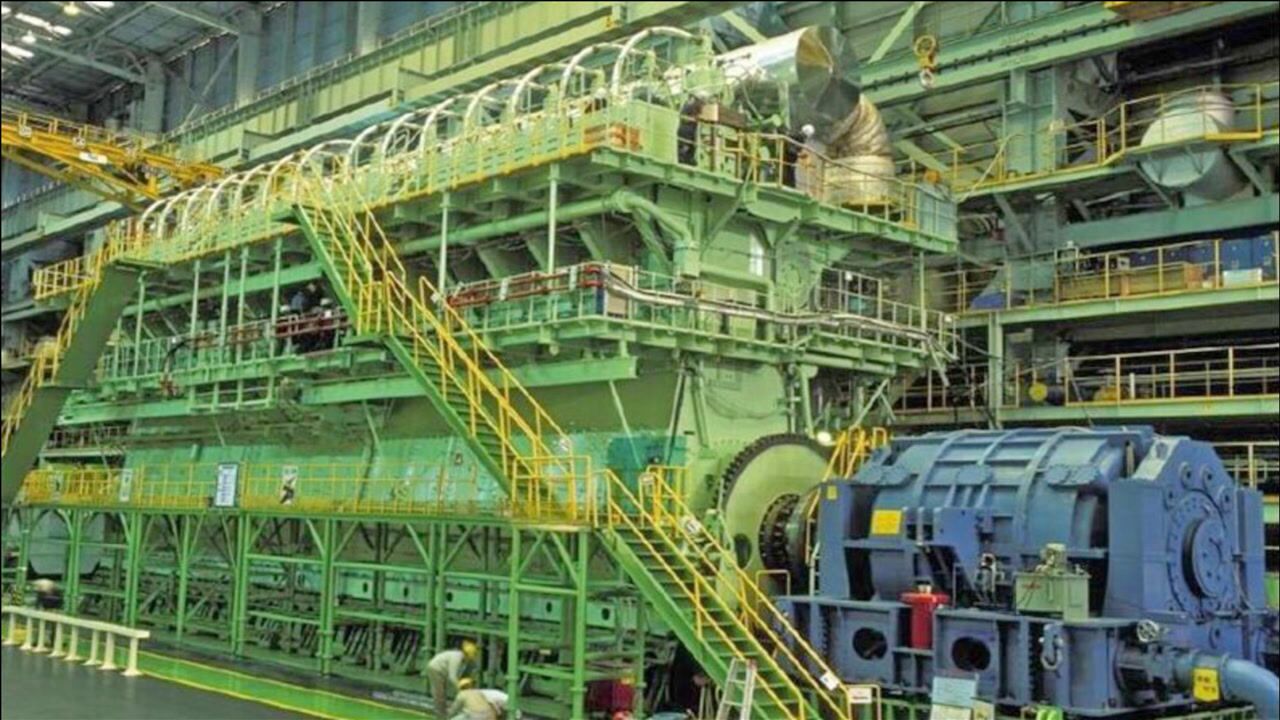 世界最大的船用发动机!有14个缸,单缸排量1820升