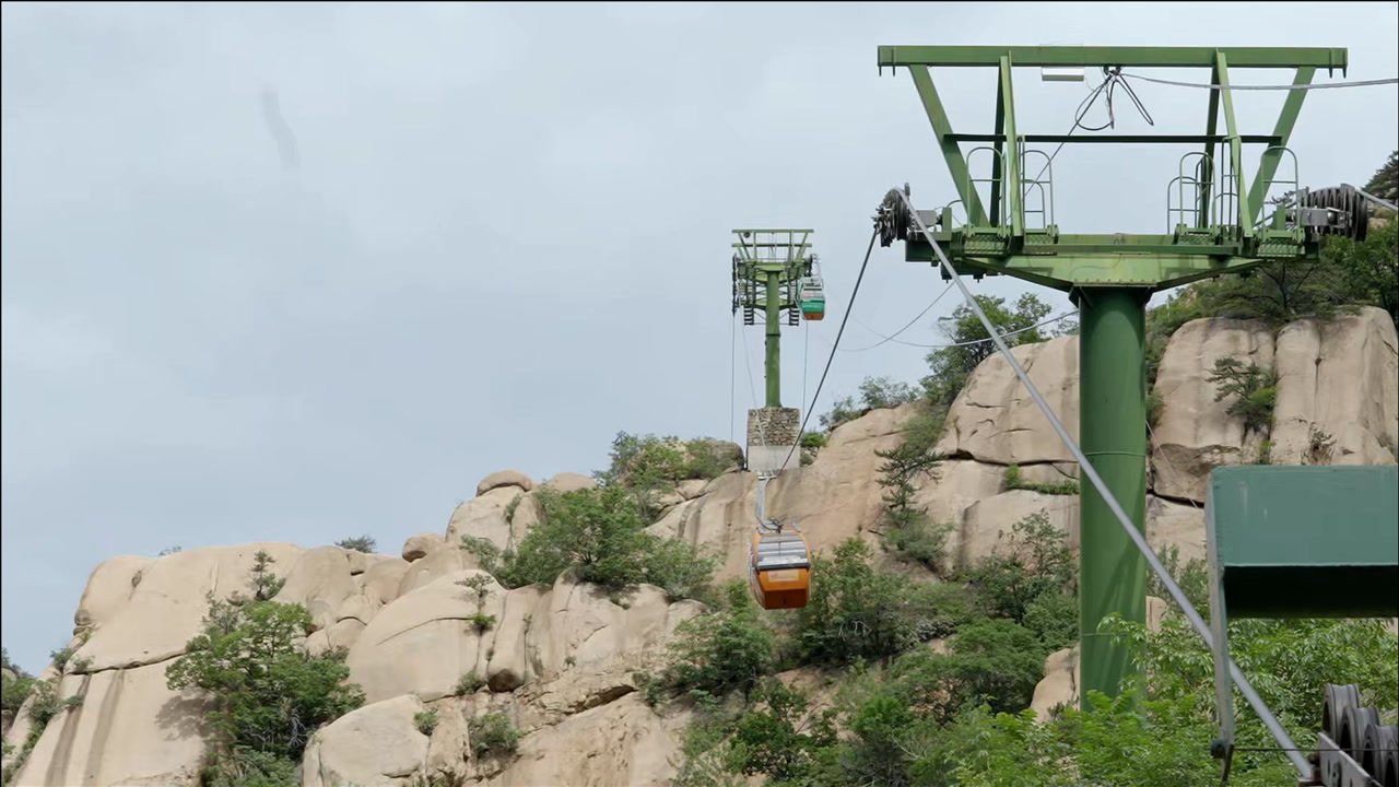 华北地区最长的脉动式索道 景色媲美华山雄险