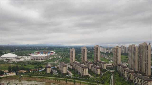 雨后清晨,蓝天白云