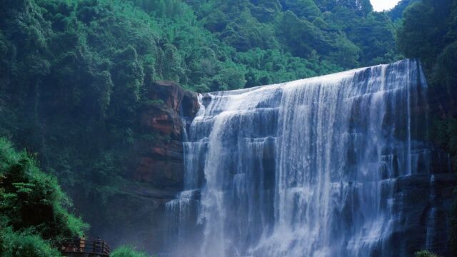 避暑度假到贵州 全国百家媒体探美贵州赤水 大力挖掘地方特色历史文化、生态文化、红色文化等资源