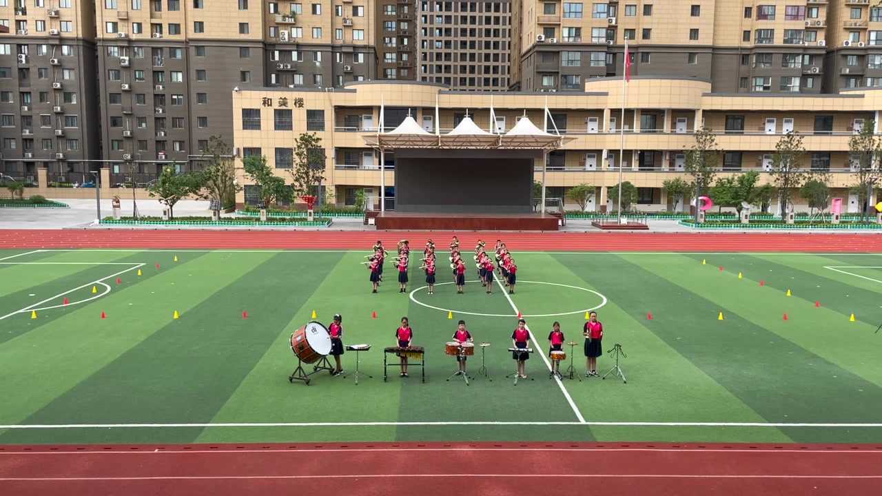 莲湖区远东第二小学行进管乐团《观星者号角》