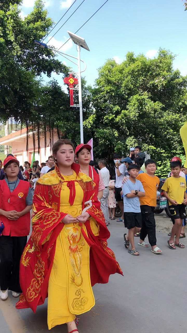 内輋妈祖乩童好强大的气场
