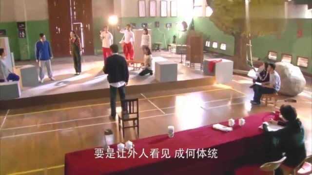 杜晓红如愿抢走女一号,表演时却出岔子,导演让她脸面丢尽