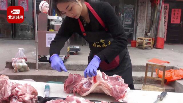 猪肉西施!26岁美女卖猪肉走红:我有三个孩子,丈夫有钱但不想当全职太太