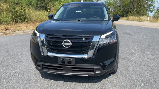 高清实拍2022款日产探路者4wd233全新布局太帅了