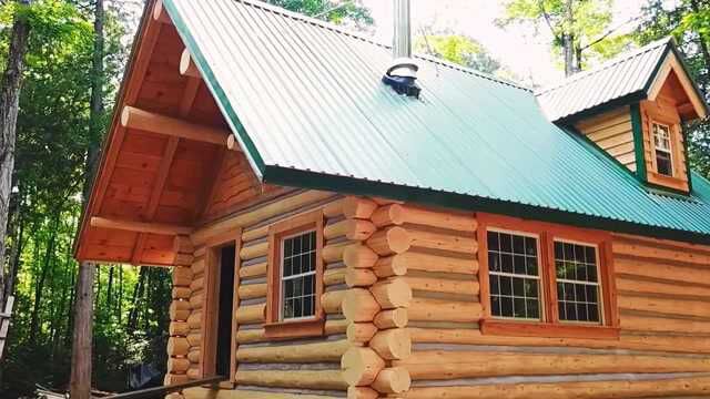 俄罗斯木刻楞房搭建,木屋建造,荒野露营搭建庇护所