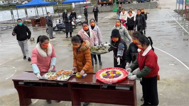 超感动!百色群众为防疫人员制作特色礼物,当地美食被送到现场